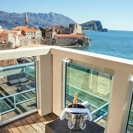 Hotel Avala & 4*